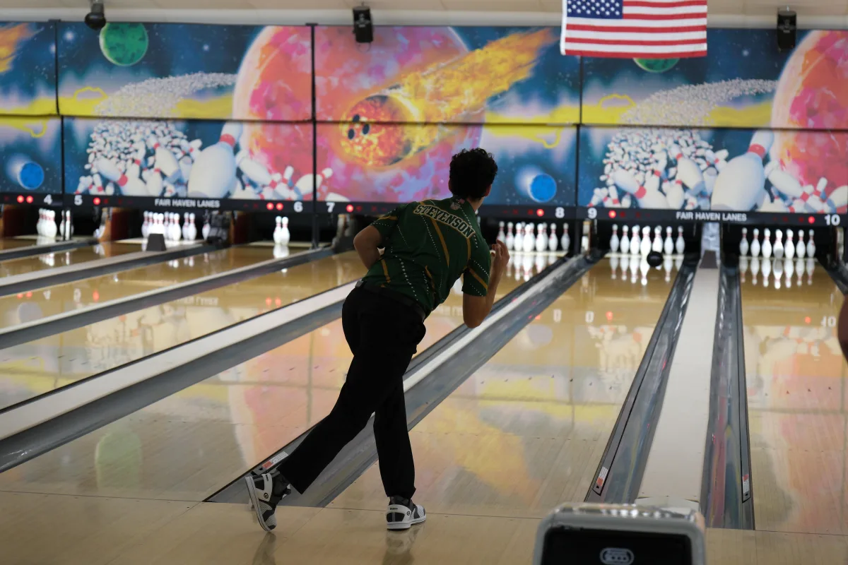 Boys Varsity Bowling wins first season game